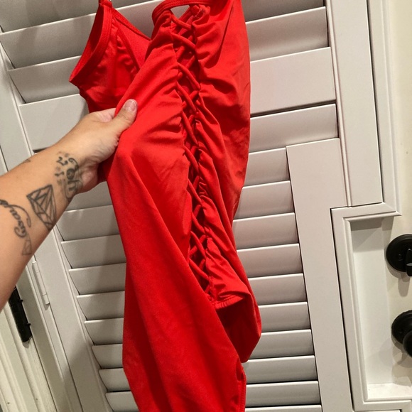 Red bathing suit - Picture 2 of 4